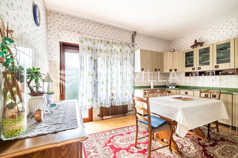 Zagreb, Gornja Dubrava, dvojna kuća površine 211,80 m² s garažom - 2