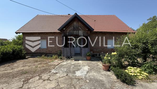 Brckovljani, Lupoglav, Casa de 100 m² en una parcela de 4.127 m²