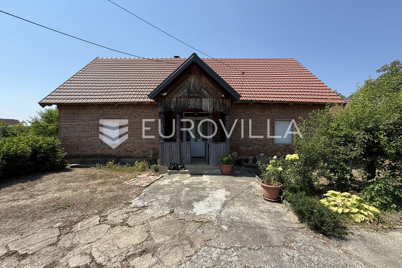 Brckovljani, Lupoglav, Haus von 100 m² auf einem 4.127 m² großen Grundstück - 1