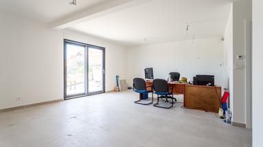 Ciovo, Okrug Gornji, appartement d'une chambre avec balcon et jardin