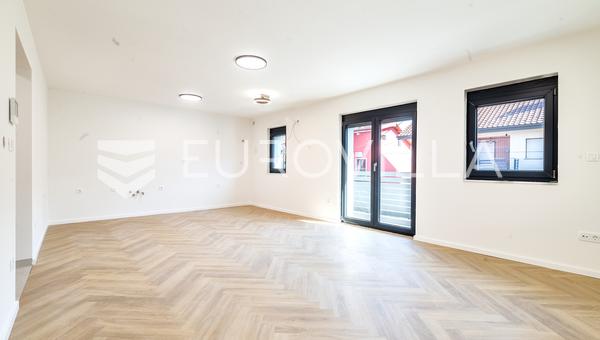 Zagreb, Ravnice, en attraktiv toværelses lejlighed med terrasse og have, 62 m²