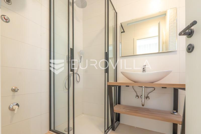 Zadar, Vrsi, modern terraced house with garden