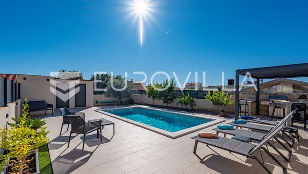 Apartamento de dos dormitorios, Liznjan