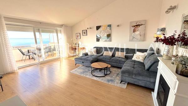 Split, Znjan penthouse på 119,6 m² med havudsigt og 2 parkeringspladser