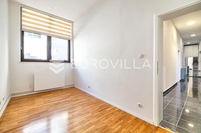 Zagreb, Ciudad Baja, centro estricto de la ciudad, espacio de oficina de 105 m² en la planta baja elevada - 4