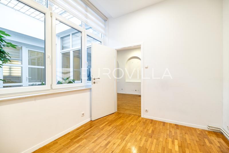 Zagreb, Ciudad Baja, centro estricto de la ciudad, espacio de oficina de 105 m² en la planta baja elevada - 2