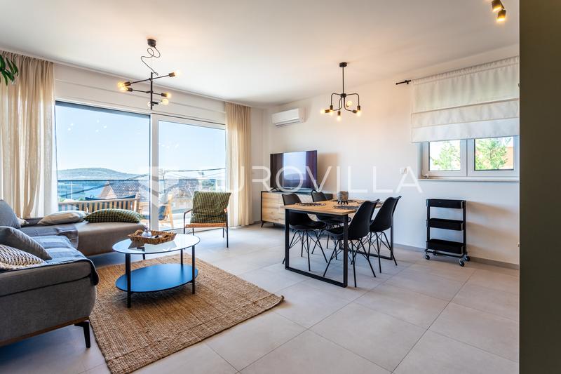 Seget Donji, nicely decorated two-bedroom apartment on the first floor - 2