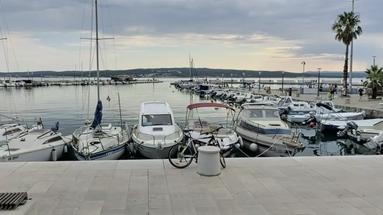 Crikvenica, house with four apartments just 100 metres from the sea, an excellent investment