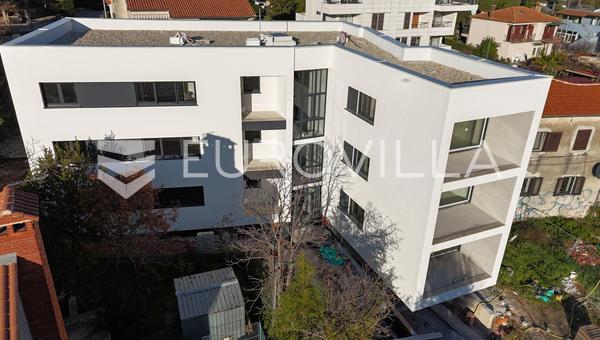 Istria, Rovinj, Kahden makuuhuoneen huoneisto 1. kerroksessa 80,80 m²