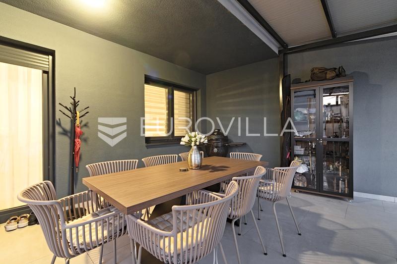 Osijek, Gornji grad, apartamento de cuatro habitaciones con patio privado y una estructura adicional - 19