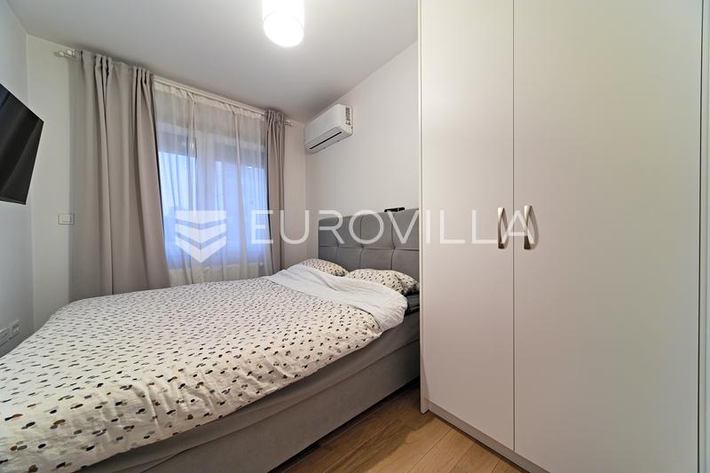 Osijek, Gornji grad, apartamento de cuatro habitaciones con patio privado y una estructura adicional - 9