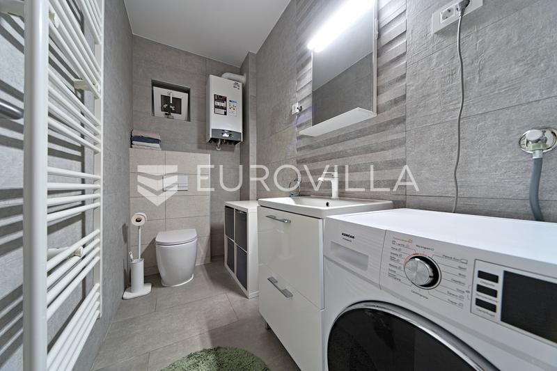 Osijek, Gornji grad, apartamento de cuatro habitaciones con patio privado y una estructura adicional - 17