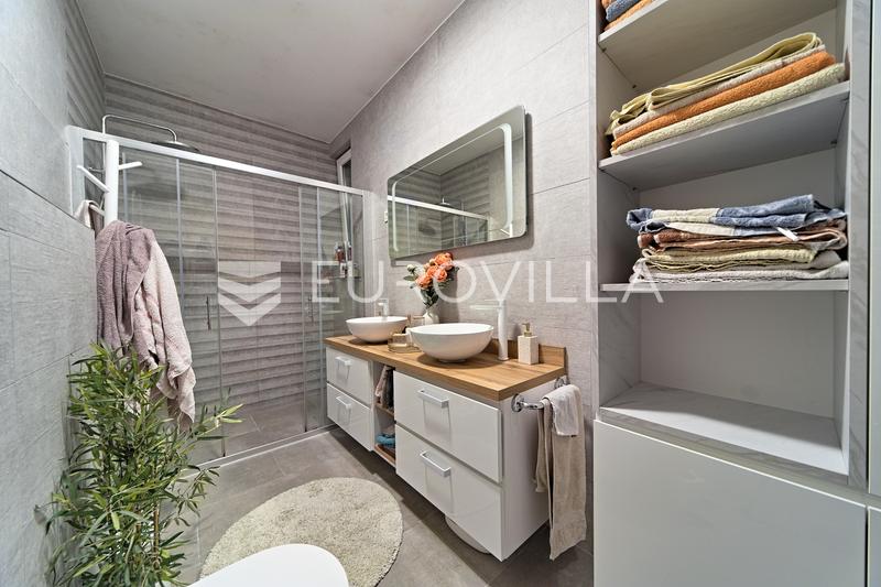 Osijek, Gornji grad, apartamento de cuatro habitaciones con patio privado y una estructura adicional - 14