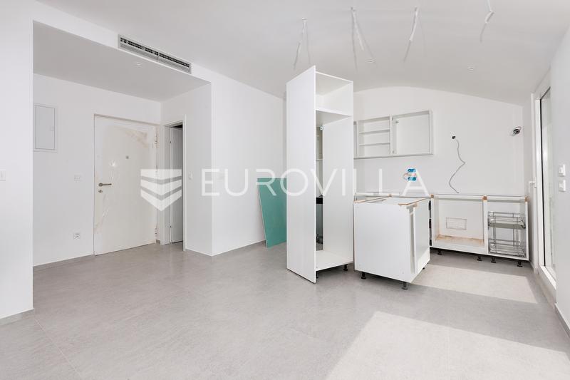 Opatija Privé, exclusivo ático de tres habitaciones 126,7 m², piscina, gimnasio - 10