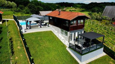 Veliko Trgovišće, prekrasna kuća za odmor 100 m2 s bazenom
