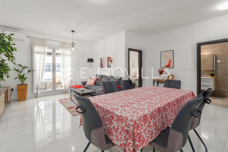 Istria, Pula, centro estricto de la ciudad, moderno apartamento de 70 m² con terraza, garaje y ascensor. - 8