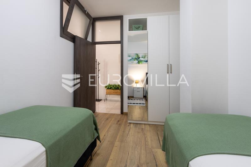 Istria, Pula, centro estricto de la ciudad, moderno apartamento de 70 m² con terraza, garaje y ascensor. - 12