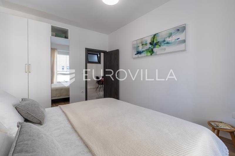Istria, Pula, centro estricto de la ciudad, moderno apartamento de 70 m² con terraza, garaje y ascensor. - 9