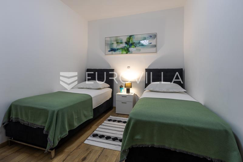 Istria, Pula, centro estricto de la ciudad, moderno apartamento de 70 m² con terraza, garaje y ascensor. - 11