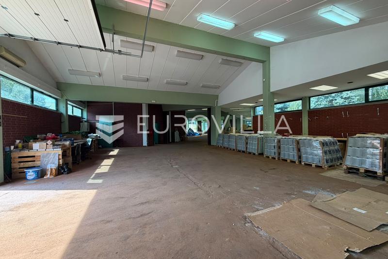 Dakovo, strenges Stadtzentrum - 500 m² Gewerbefläche zu vermieten - 10