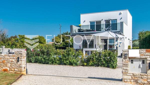 İstria, Savičenta, pitoresk doğa içinde modern villa, NKP 140 m2