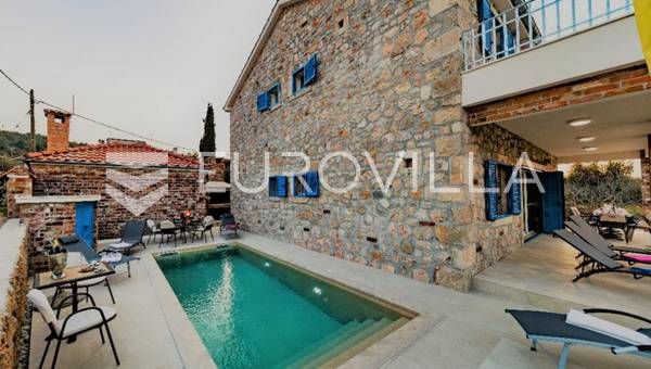 Pasman, Zdrelac, bella casa in pietra con piscina e vista mare