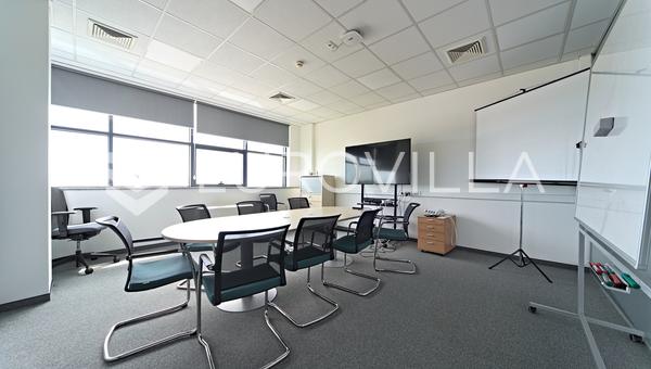 Osijek, centre-ville strict, espace de bureau moderne à louer, 374 m²