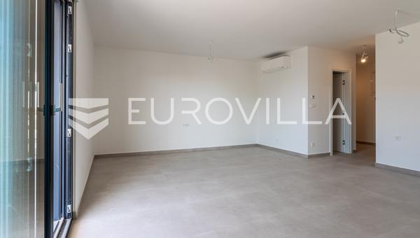 Ciovo, Okrug Gornji, appartamento bilocale con terrazze e giardino