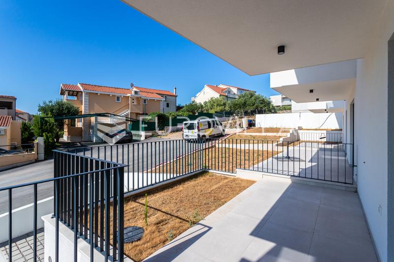 Ciovo, Okrug Gornji, tweekamerappartement met terrassen en tuin - 2