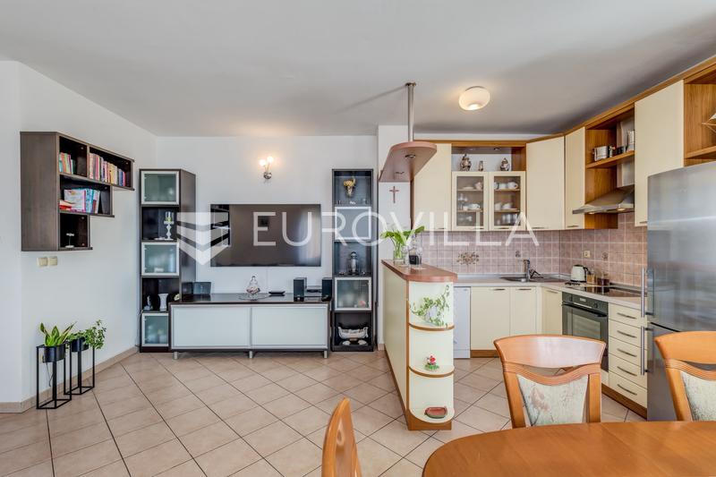 Jesenice, Zwei-Zimmer-Wohnung mit wunderschönem Meerblick - 4
