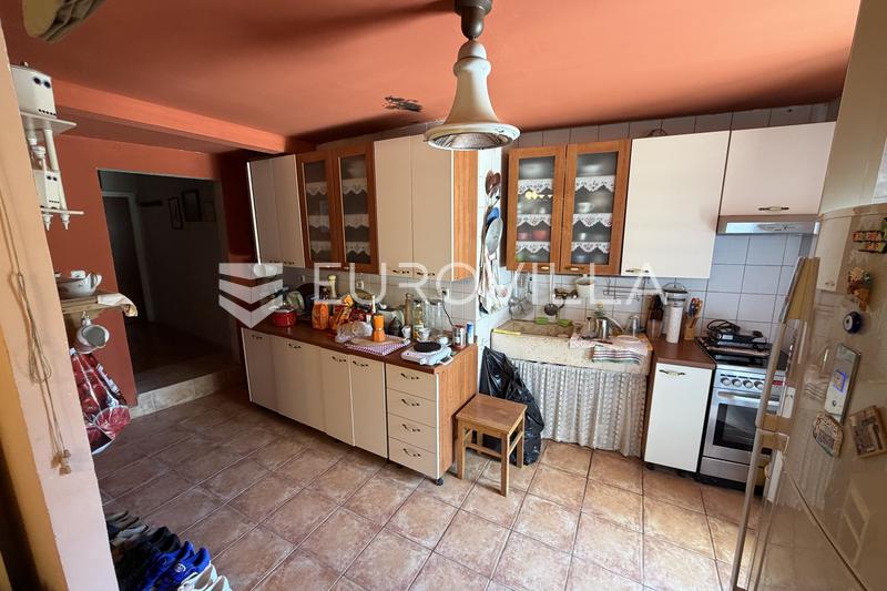 Hvar, Stari Grad, dvoupodlažní dům v centru města - 11