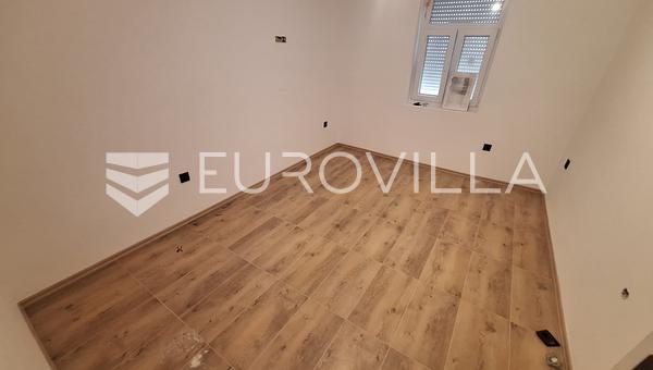 Duga Resa, asunto 28 m², hiljattain remontoitu, kaupungin keskusta