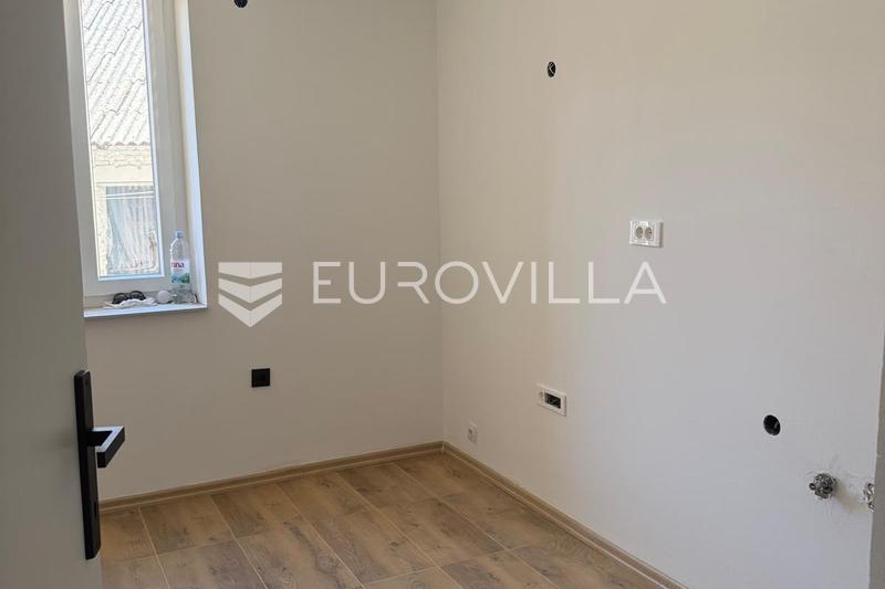 Duga Resa, appartement 28 m², onlangs gerenoveerd, stadscentrum - 2