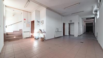 Osijek, Retfala, prodajemo protrano skladište površine 410 m²