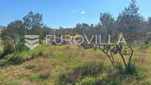 Sibenik - Servad byggtomt, 1525 m²