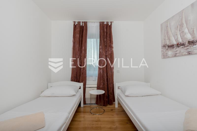 Isztria, Peroj, két hálószobás apartman, fűtött medence, mediterrán kert - 13