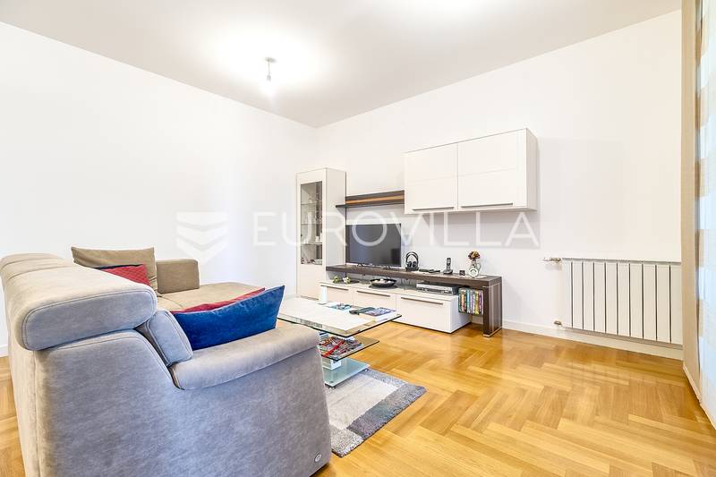 Záhřeb, VMD Strojarska, krásný dvoupokojový byt 86,80 m² - 2