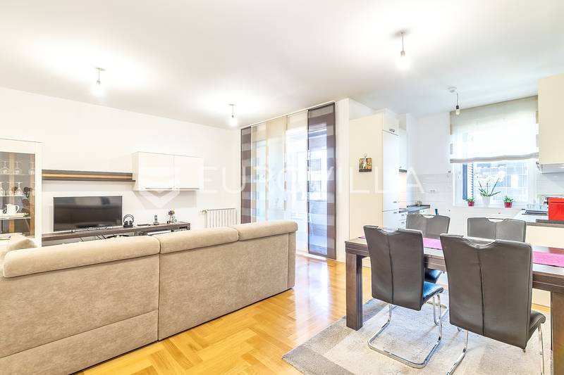 Záhřeb, VMD Strojarska, krásný dvoupokojový byt 86,80 m² - 3