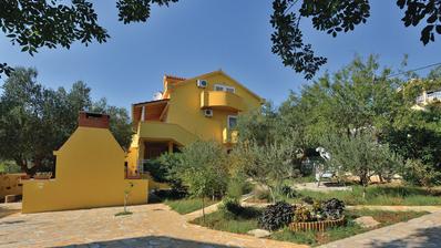 Krusevo, Crna Punta, casa com jardim em uma bela localização.