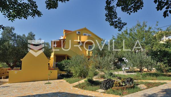 Krusevo, Crna Punta, casa com jardim em uma bela localização.