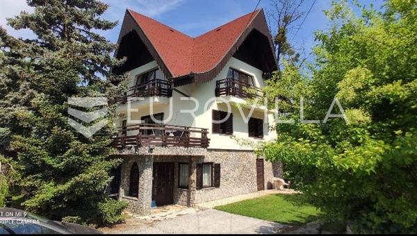 Zagreb, PERJAVICA, hus på grund 1462 m² to byggegrunde plus 1358 m², INVESTERING