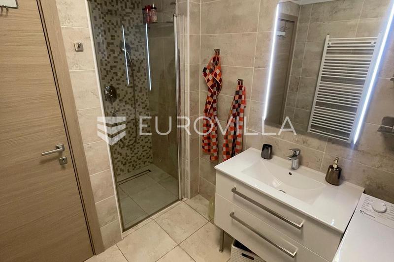 Rijeka, Srdoci, Kiralık Üç Yatak Odalı Daire, 67,70 m² ve Otopark Alanı - 21