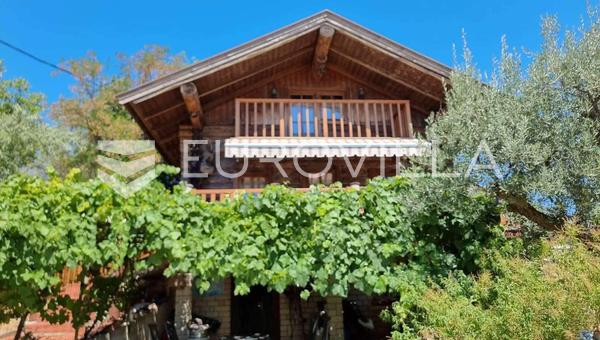Ístria, Kaštelir - Charmosa Casa de Madeira de 117m2 com Vista para o Mar
