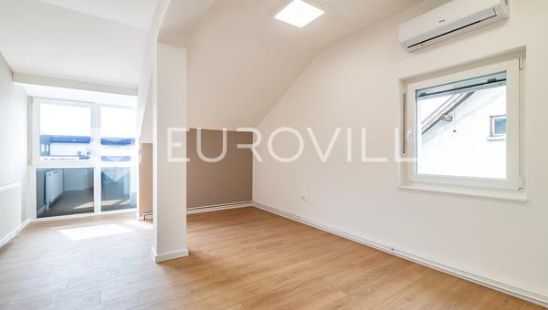Zagreb, Sesvete, poslovni prostor, 4 prostorije, terasa, parking, 150 m²