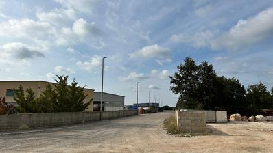 Ístria, Svetvincenat - 2377 m2 de terreno edificável em zona industrial.