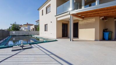 Istra, Labin, moderna istarska vila s bazenom