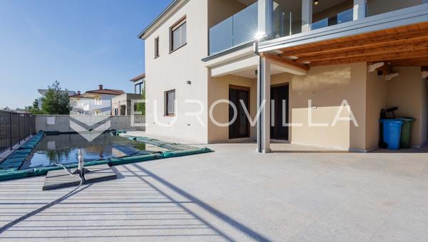 Istrie, Labin, moderní istrijská vila s bazénem