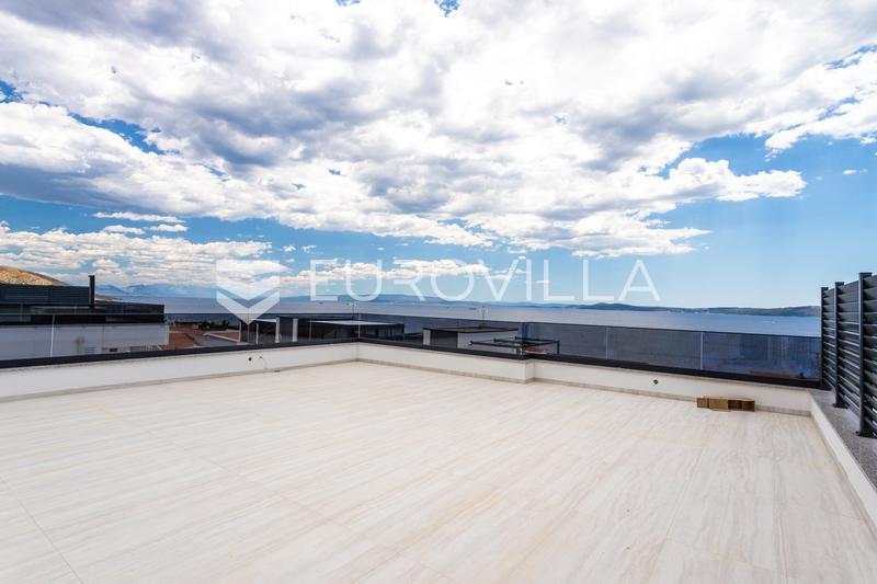 Ciovo, Okrug Gornji, three-bedroom apartment with private roof terrace - 1