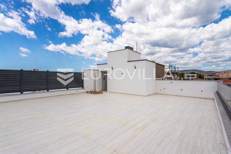 Ciovo, Okrug Gornji, three-bedroom apartment with private roof terrace - 10
