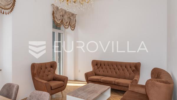 Rijeka, Zentrum, geräumige Einzimmerwohnung von 84 m² mit Balkon